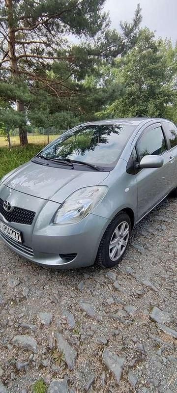 Grau Gebraucht 2006 Toyota Yaris Sol Kleinwagen | 2.550 € (Guter Preis) - Bild 1/4