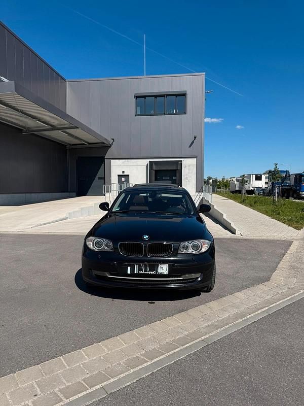 Schwarz Gebraucht 2010 BMW 118 Kleinwagen | 4.999 € (Etwas zu teuer) - Bild 1/4