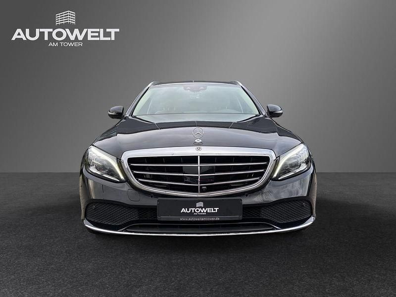 Gebraucht Mercedes C300 245 PS (180 kW) 2021 Schwarz Limousine