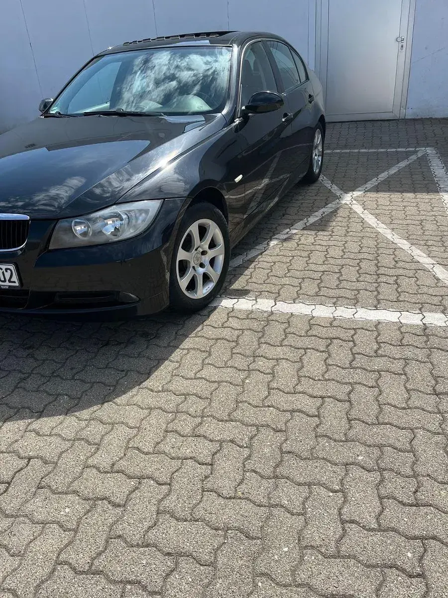 Używany BMW 320 170 KM (125 kW) 2008 Czarny Sedan/Limuzyna