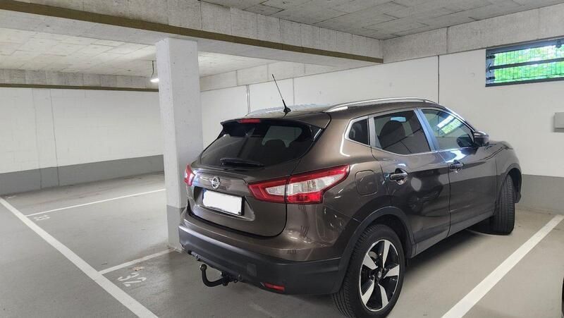 Braun Gebraucht 2017 Nissan Qashqai N-Connecta SUV | 13.999 € (Fairer Preis) - Bild 1/4