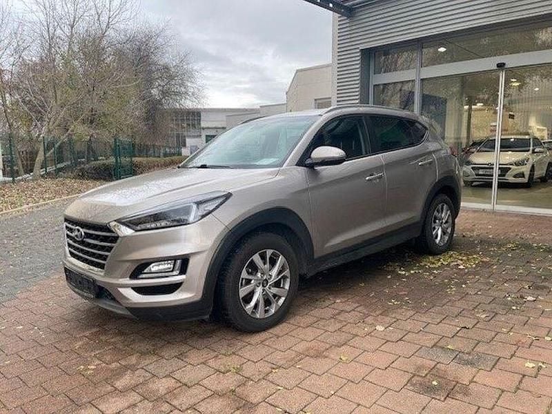 Grau Gebraucht 2019 Hyundai Tucson Trend SUV | 16.550 € (Guter Preis) - Bild 1/4