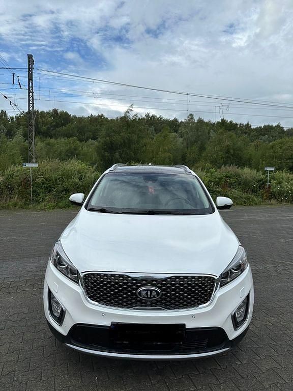 Weiß Gebraucht 2016 Kia Sorento Platinum Edition SUV | 14.999 € (Fairer Preis) - Bild 1/4
