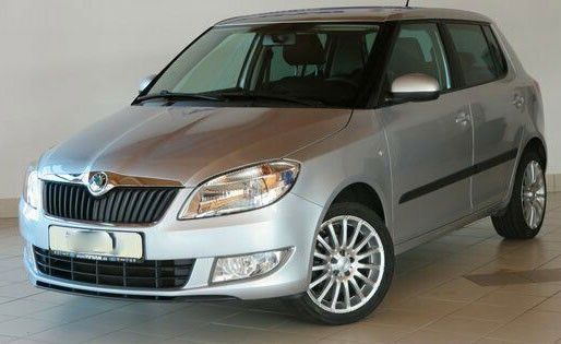 Silber Gebraucht 2011 Skoda Fabia Ambiente Limousine | 5.499 € (Etwas zu teuer) - Bild 1/4
