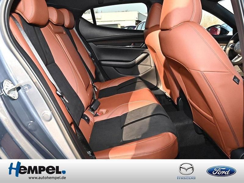 Neu Mazda 3 Homura-Line 140 PS (102 kW) 2026 Grau Limousine