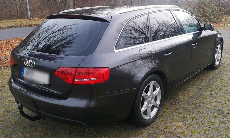 Gebraucht Audi A4 Comfort 160 PS (117 kW) 2010 Grau Kombi