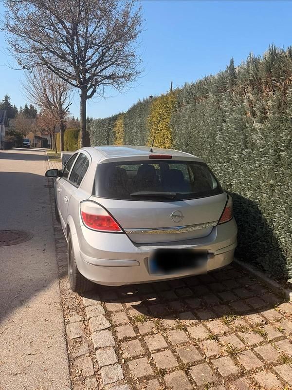 Gebraucht Opel Astra Edition 90 PS (66 kW) 2005 Silber Limousine