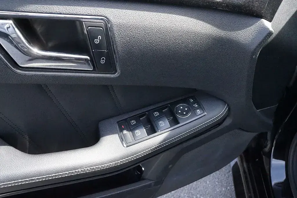 Gebraucht Mercedes E300 204 PS (150 kW) 2010 Kombi