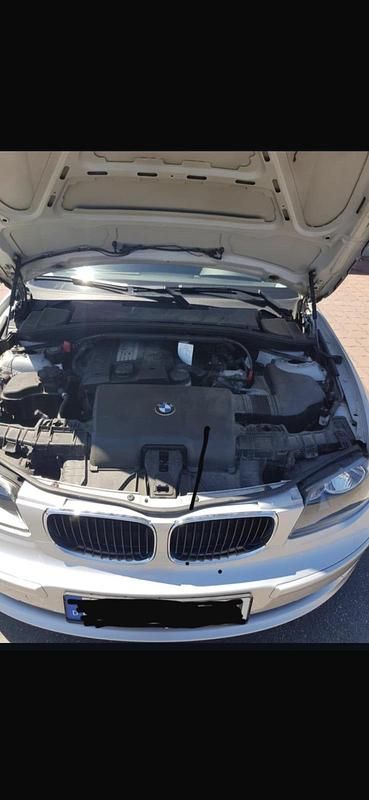 Second-hand BMW 116 Basis 122 CP (89 kW) 2008 Argintiu Hatchback