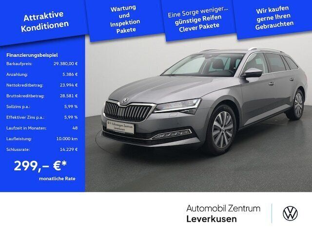 Grau / graphitgrau (metallic) Gebraucht 2023 Skoda Superb Style Kombi | 29.380 € (Fairer Preis) - Bild 1/4