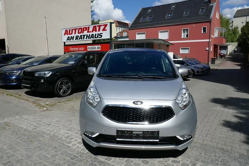 Gebraucht Kia Venga Spirit 125 PS (91 kW) 2015 Silber Kleinwagen