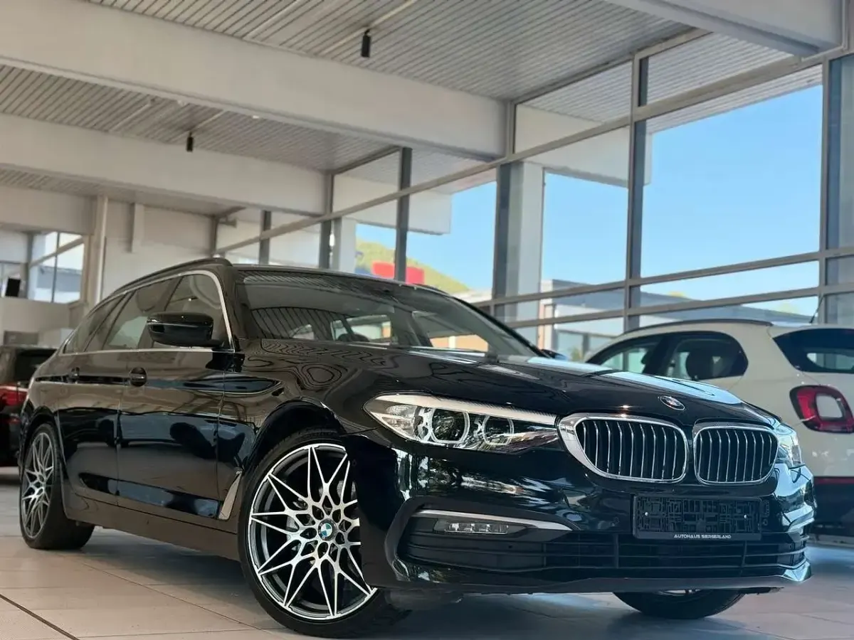 Gebraucht BMW 520 Performance 190 PS (139 kW) 2020 Schwarz Kombi