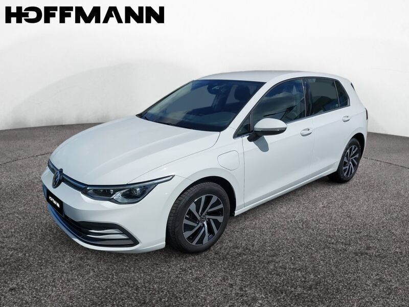 Pure white Gebraucht 2022 VW Golf VIII Style Limousine | 24.590 € (Guter Preis) - Bild 1/4
