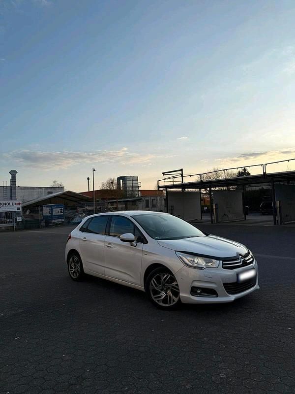 Gebraucht Citroën C4 115 PS (84 kW) 2013 Weiß Limousine