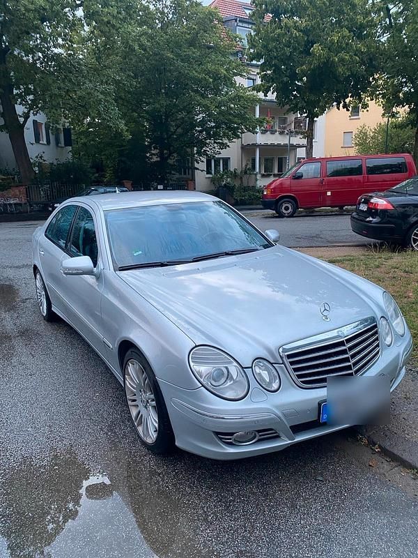 Silber Gebraucht 2007 Mercedes E280 Avantgarde Limousine | 3.500 € (Superpreis) - Bild 1/4