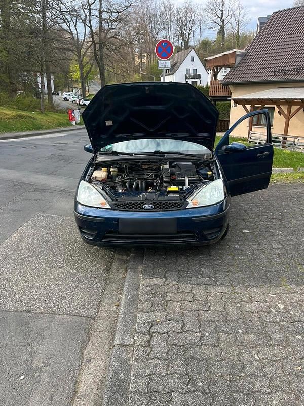 Second-hand Ford Focus 101 CP (74 kW) 2004 Albastru Break