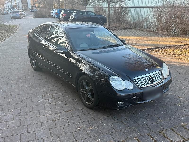Gebraucht Mercedes C220 150 PS (110 kW) 2004 Schwarz Coupé