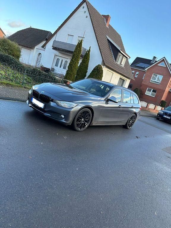 Gebraucht BMW 318 Performance 143 PS (105 kW) 2013 Grau Kombi