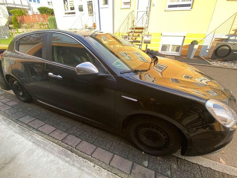 Schwarz Gebraucht 2012 Alfa Romeo Giulietta Super Limousine | 3.199 € (Guter Preis) - Bild 1/4