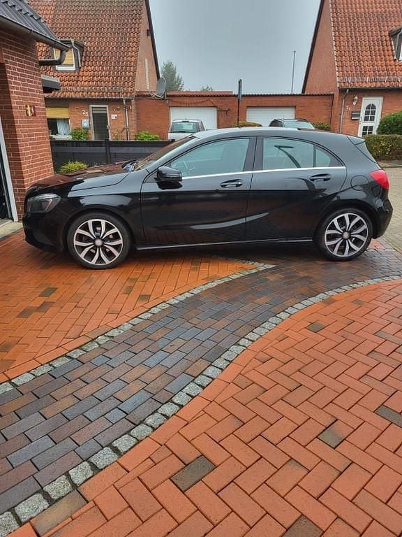 Gebraucht Mercedes A200 Urban 156 PS (114 kW) 2014 Limousine