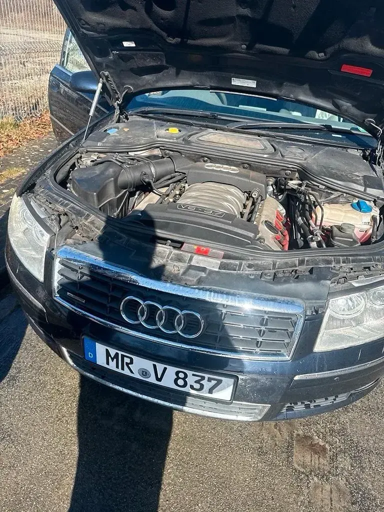 Gebraucht Audi A8 280 PS (205 kW) 2005 Blau Limousine