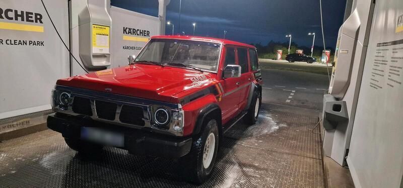 Rot Gebraucht 1989 Nissan Patrol SUV | 35.800 € - Bild 1/4