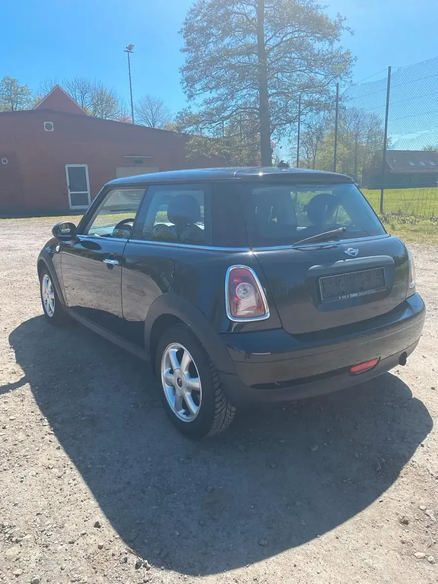 Gebraucht Mini Cooper 75 PS (55 kW) 2010 Schwarz Kleinwagen