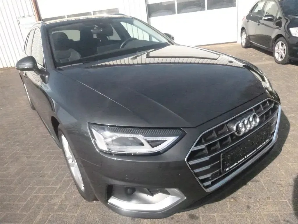 Gebraucht Audi A4 Advanced 150 PS (110 kW) 2023 Grau Kombi