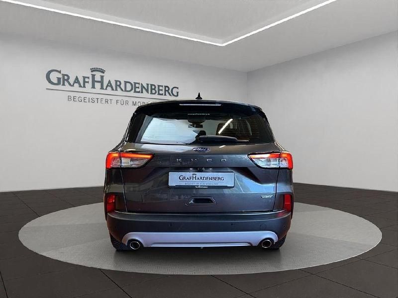 Gebraucht Ford Kuga Titanium 152 PS (111 kW) 2022 Grau SUV