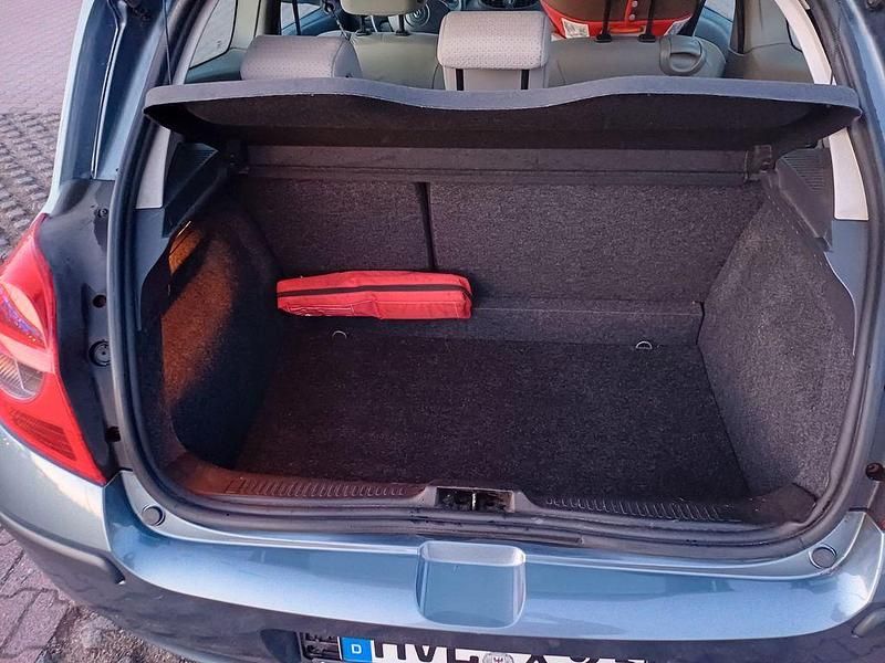 Gebraucht Renault Clio II Dynamique 75 PS (55 kW) 2006 Blau Limousine