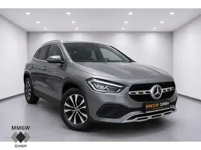 Gebraucht Mercedes GLA200 Style 163 PS (119 kW) 2020 Grau SUV