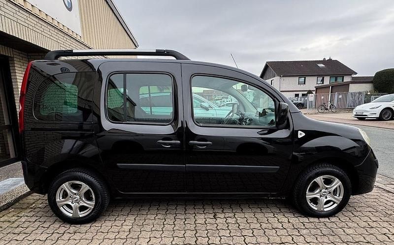 Gebraucht Renault Kangoo Privilege 106 PS (77 kW) 2010 Schwarz Van / Kleinbus