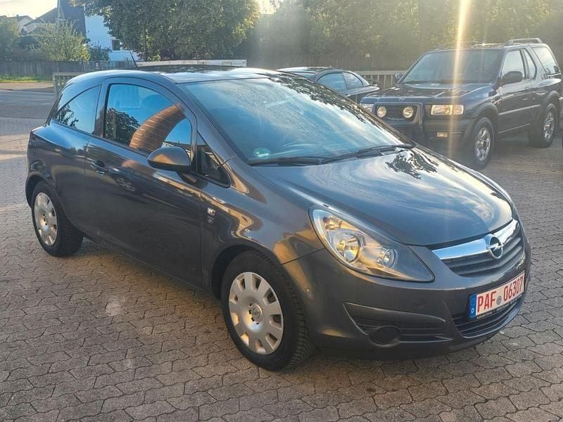Grau Gebraucht 2010 Opel Corsa Edition Limousine | 2.990 € (Guter Preis) - Bild 1/4