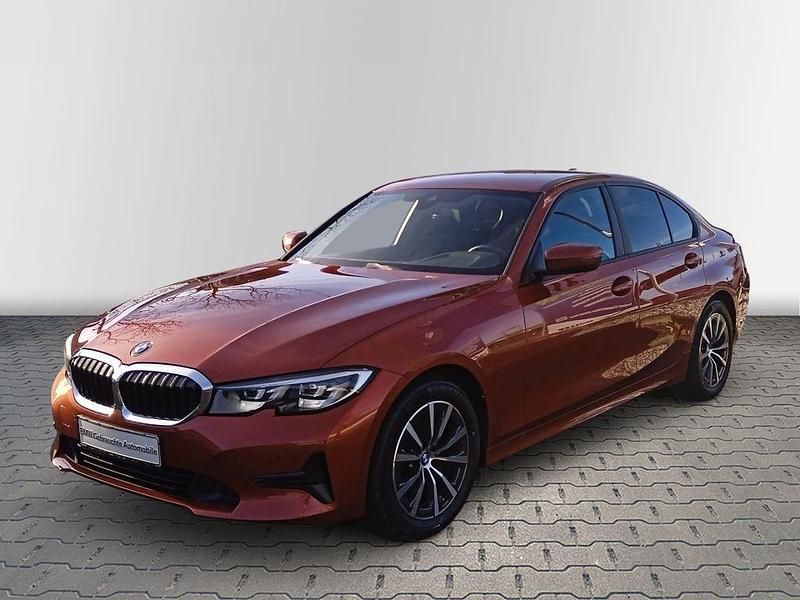 Gebraucht BMW 318 Advantage 156 PS (114 kW) 2022 Orange Limousine