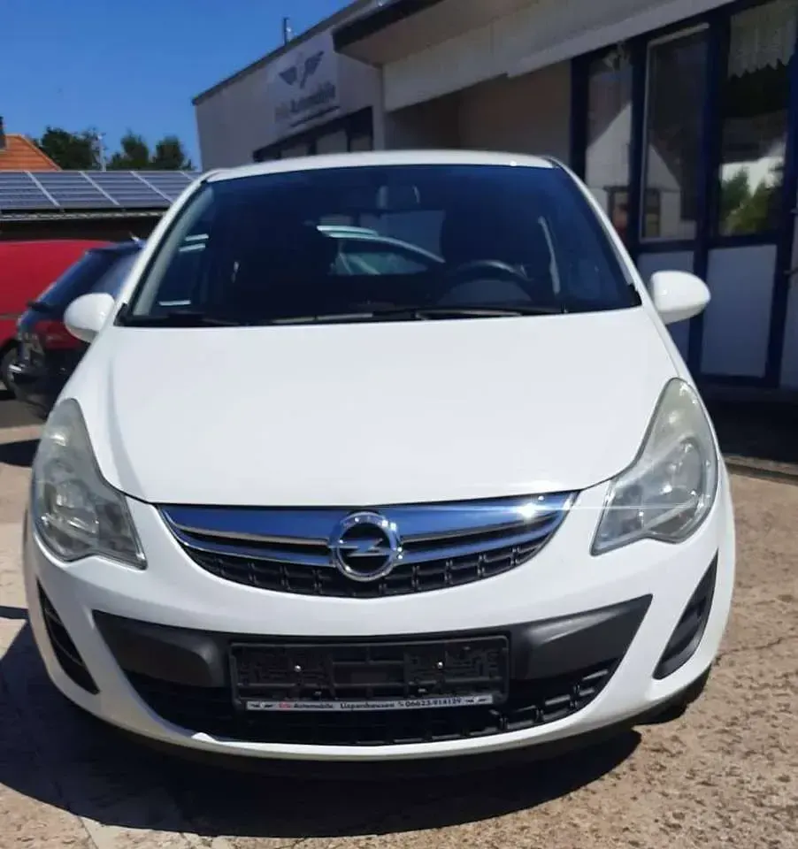 Gebraucht Opel Corsa Selection 69 PS (50 kW) 2012 Casabl/arctic/eisweiss/kaolin Kleinwagen