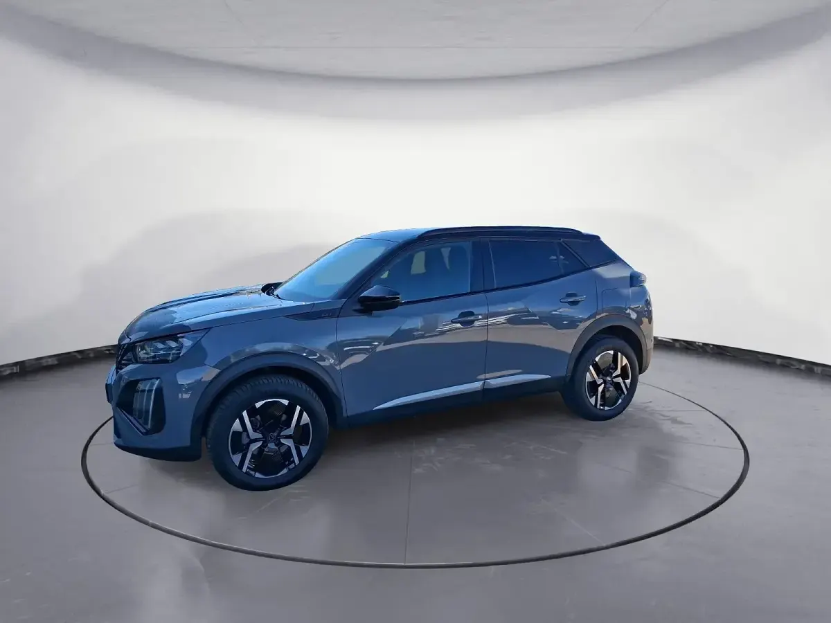 Gebraucht Peugeot 2008 GT 131 PS (96 kW) 2024 Silber SUV