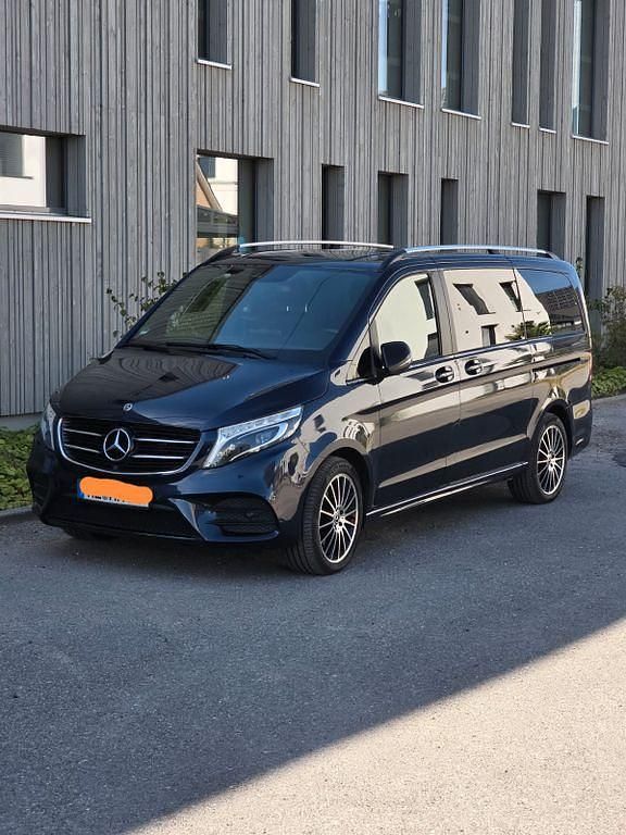 Blau Gebraucht 2019 Mercedes V250 Avantgarde Van / Kleinbus | 35.900 € (Fairer Preis) - Bild 1/4