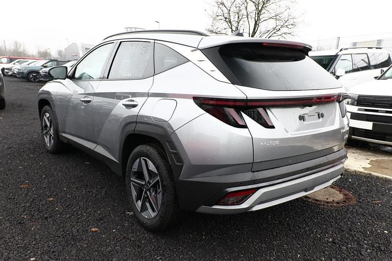 Neu Hyundai Tucson Trend 215 PS (158 kW) 2025 Shimmering silver metallic SUV