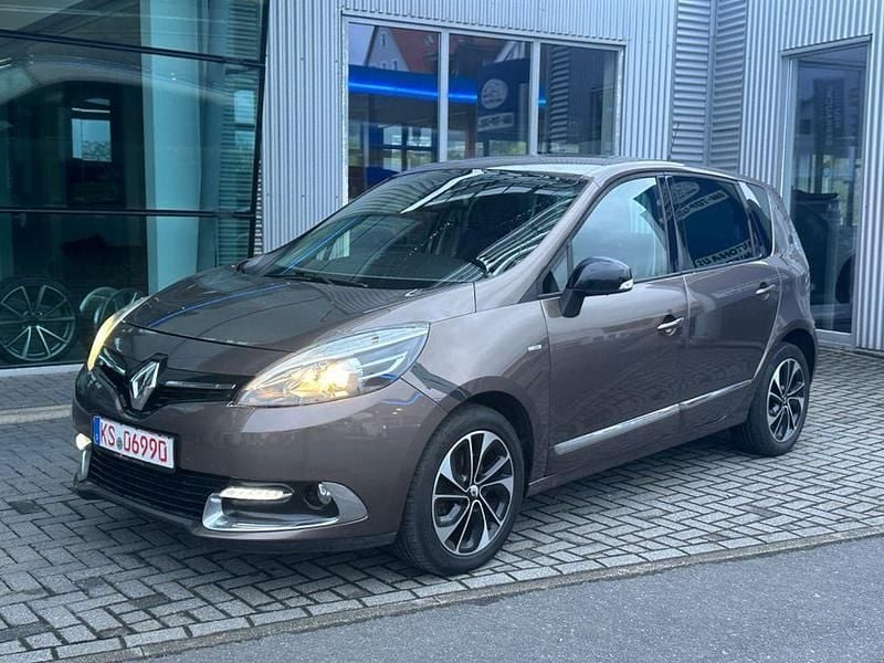 Braun Gebraucht 2014 Renault Scénic III Bose Edition Van / Kleinbus | 5.300 € (Fairer Preis) - Bild 1/4