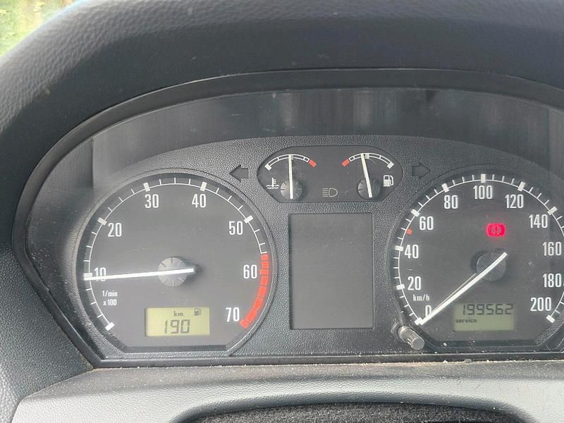 Usata Skoda Fabia 60 CV (44 kW) 2002 Argento Utilitaria