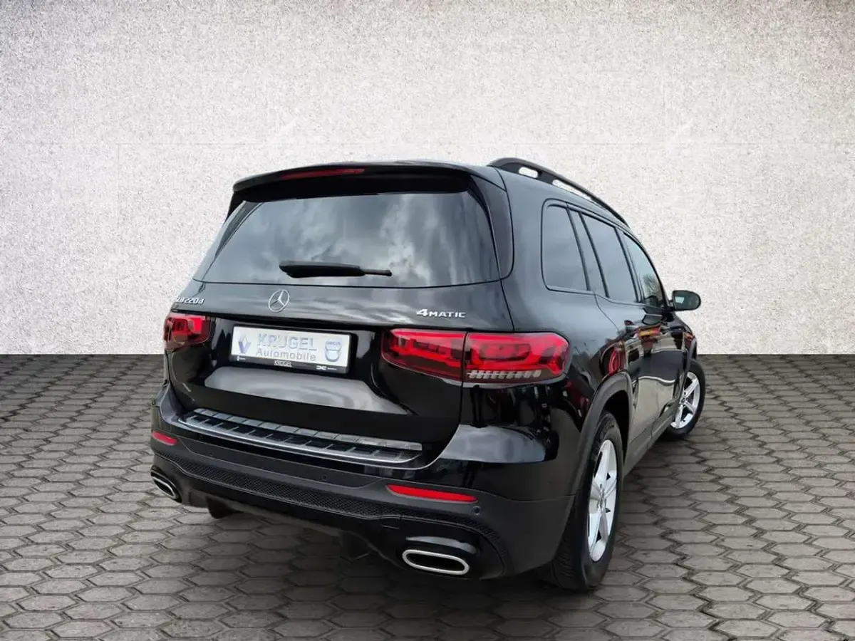 Gebraucht Mercedes GLB220 AMG line 190 PS (139 kW) 2021 Kosmosschwarz metallic SUV