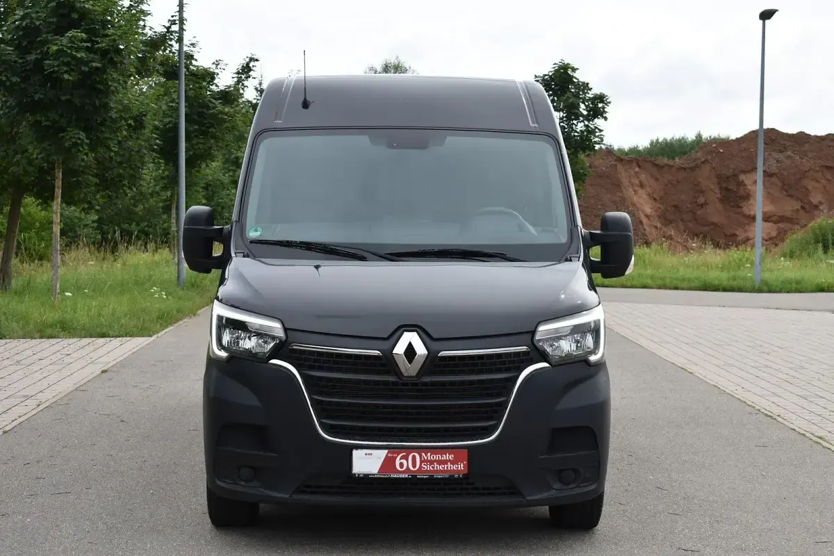 Gebraucht Renault Master 179 PS (131 kW) 2022 Schwarz Van / Kleinbus
