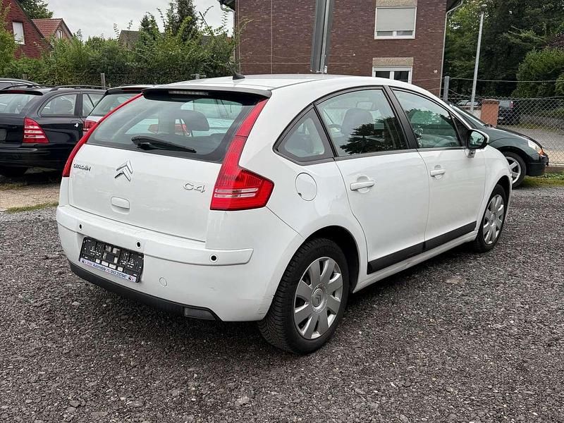 Gebraucht Citroën C4 Style 88 PS (64 kW) 2010 Weiß Limousine