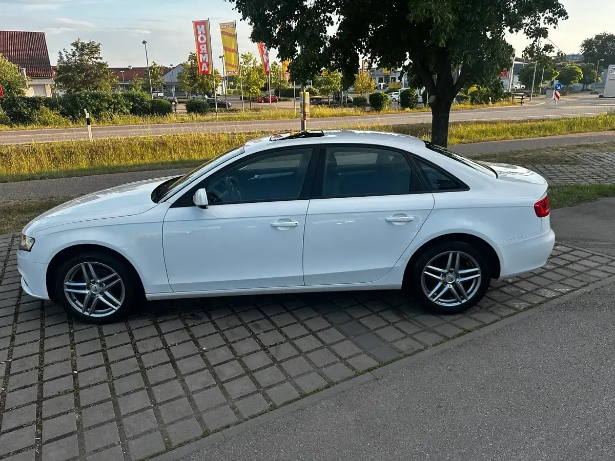Gebraucht Audi A4 160 PS (117 kW) 2009 Weiß Limousine