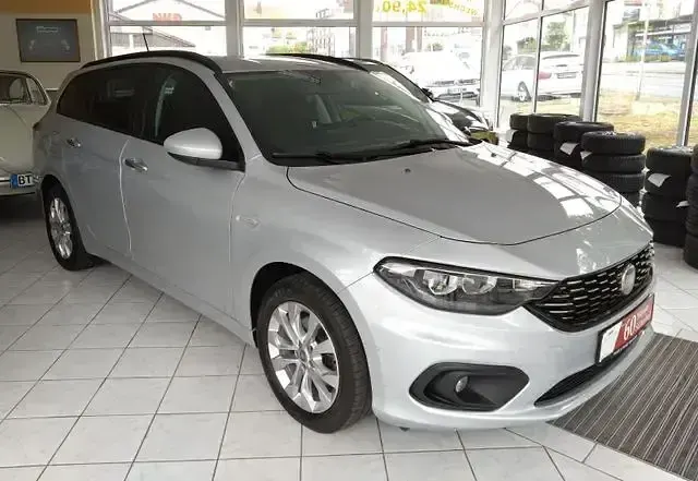 Gebraucht Fiat Tipo Easy 120 PS (88 kW) 2016 Silber Kombi