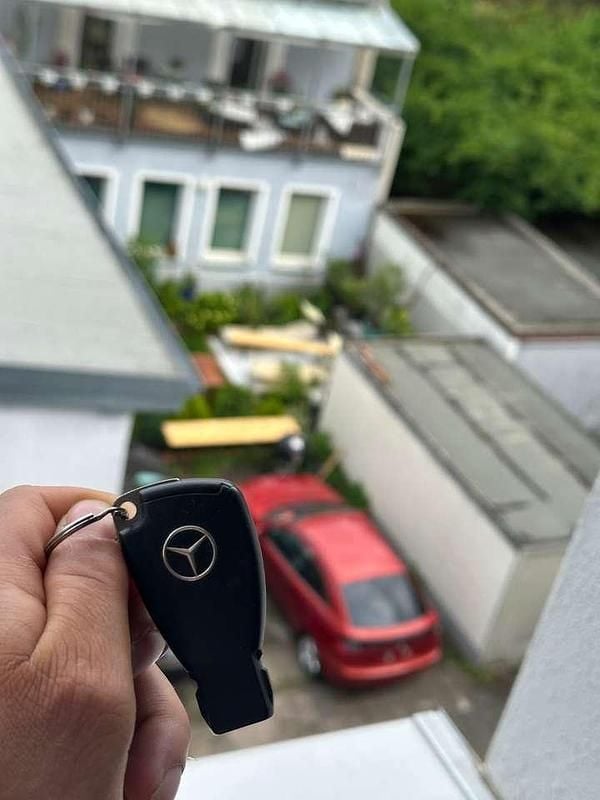 Rot Gebraucht 2001 Mercedes C200 Coupé | 1.200 € (Superpreis) - Bild 1/4