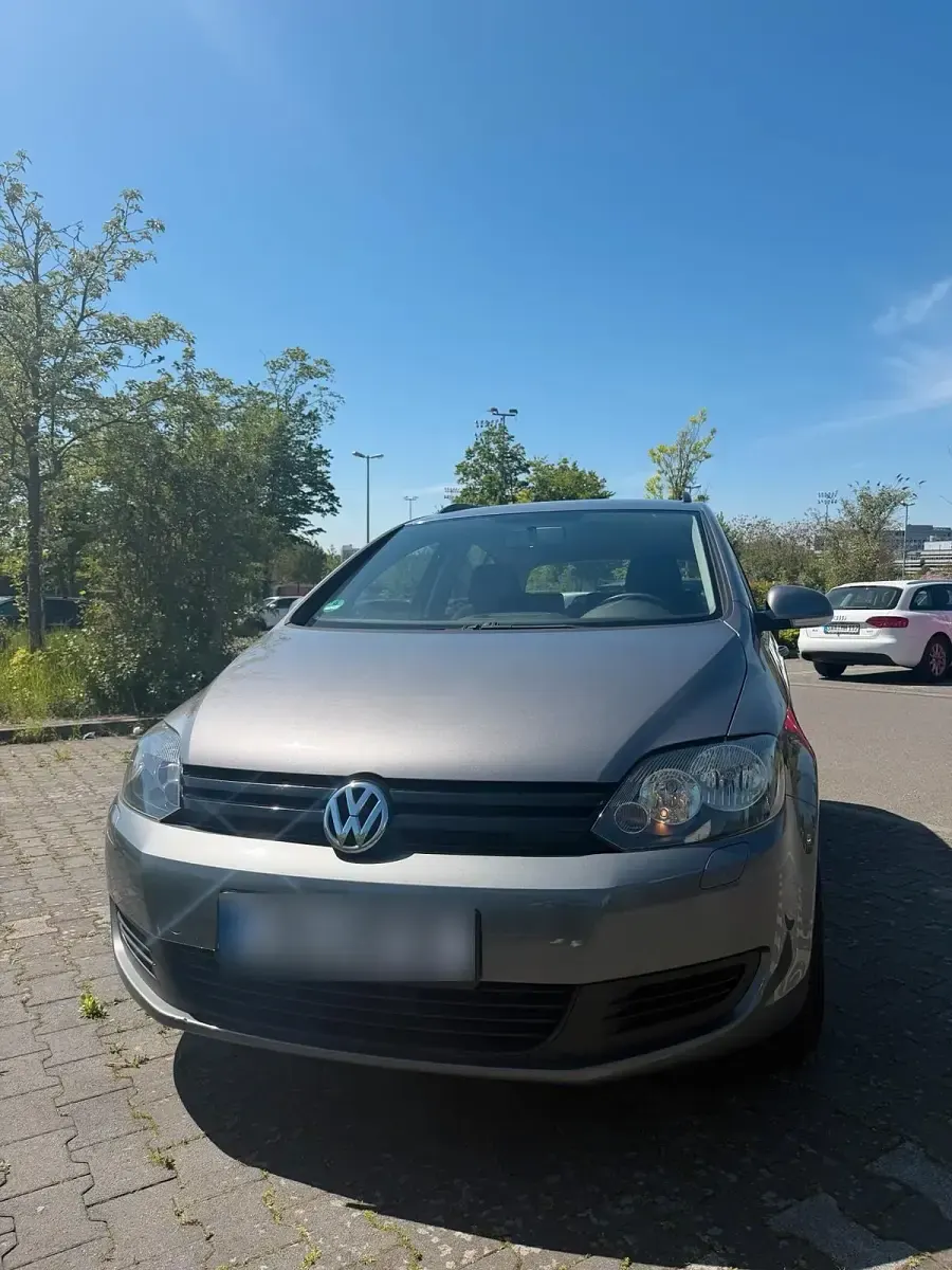 Second-hand VW Golf 105 CP (77 kW) 2010 Gri Monovolum