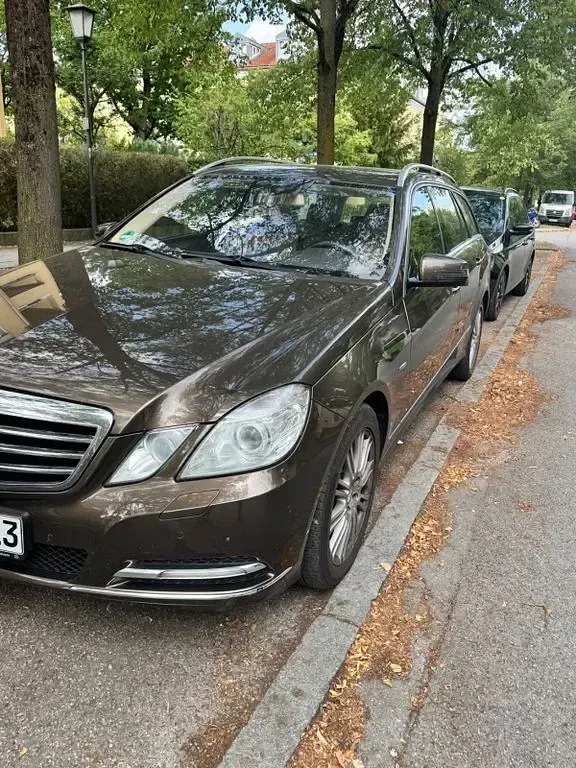 Gebraucht Mercedes E350 265 PS (194 kW) 2012 Braun Limousine