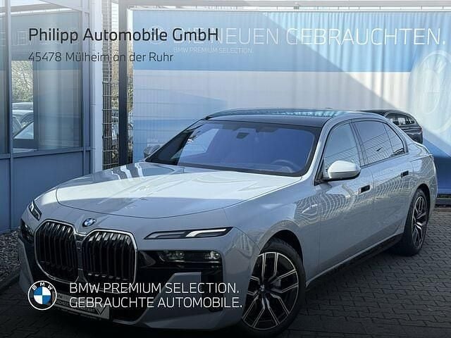 Gebraucht BMW 740 M Sport 299 PS (219 kW) 2024 M brooklyn grau metallic Limousine