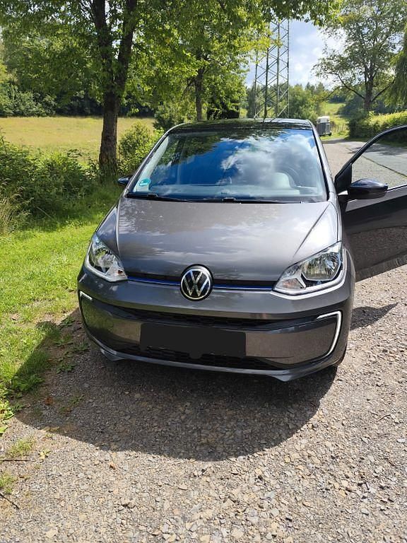 Grau Gebraucht 2022 VW e-up! Style Kleinwagen | 14.990 € (Guter Preis) - Bild 1/4